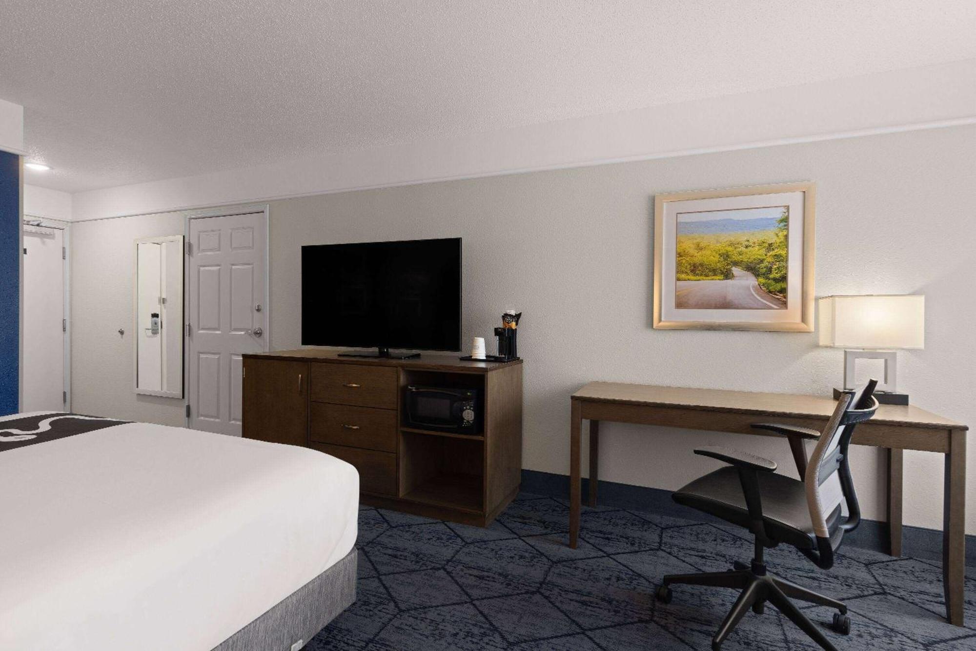 La Quinta Inn And Suites By Wyndham At Watiki Waterpark Rapid City Kültér fotó