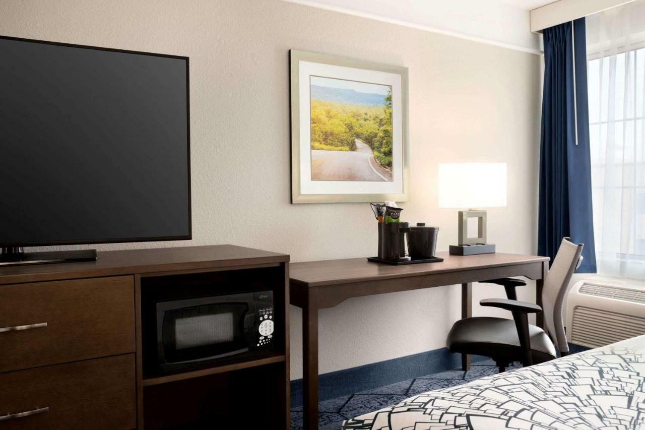 La Quinta Inn And Suites By Wyndham At Watiki Waterpark Rapid City Kültér fotó